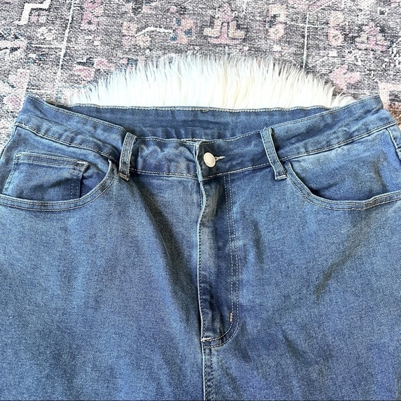 SHEIN Super Stretch High Waisted Split Hem Flare Jeans Curvy Size 2XL - Picture 3 of 8